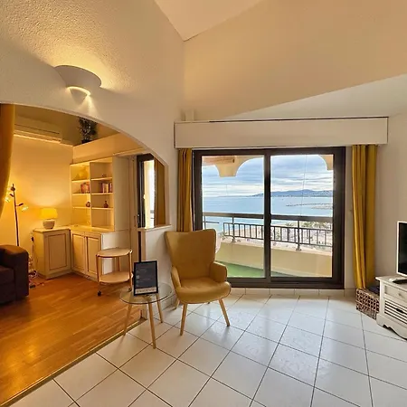 Vue Et Front De Avec Terrasse