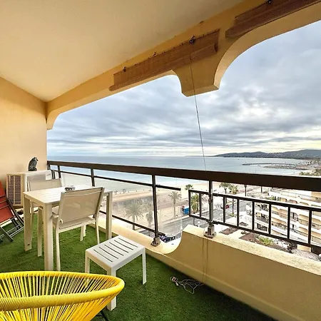 Vue Et Front De Avec Terrasse شقة *